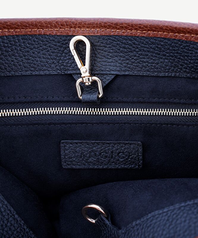 Zincir Detaylı Deri El Çantası