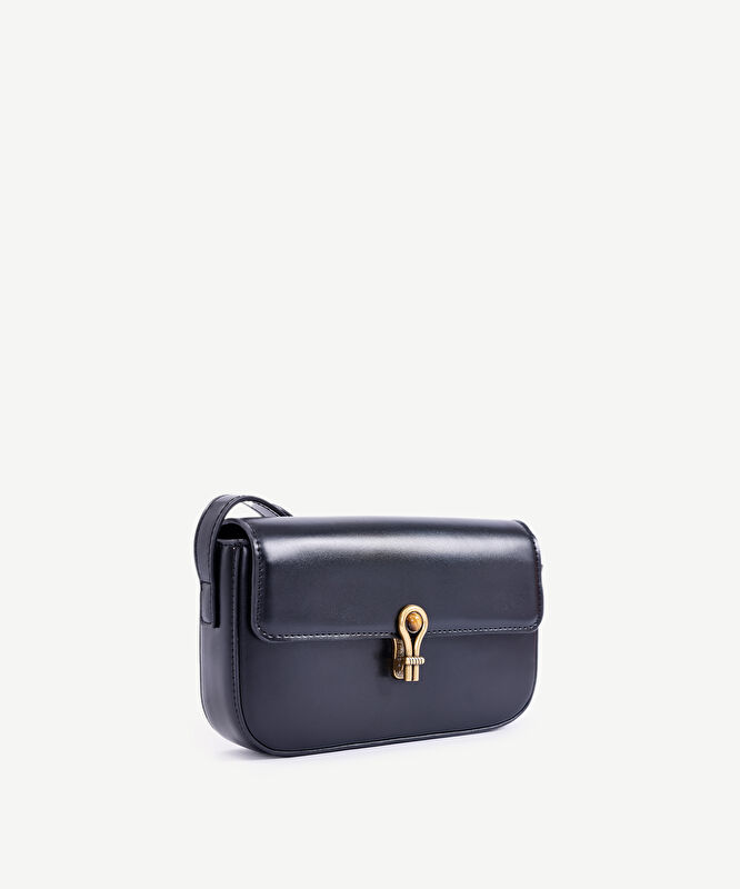 Deri Görünümlü Toka Detaylı Omuz Çantası