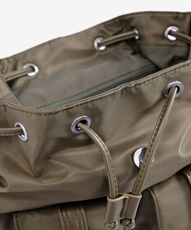 Çift Cepli Sırt Çantası