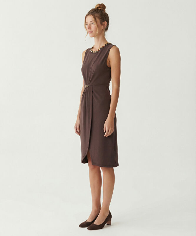 Dar Bisiklet Yaka Kolsuz Elbise