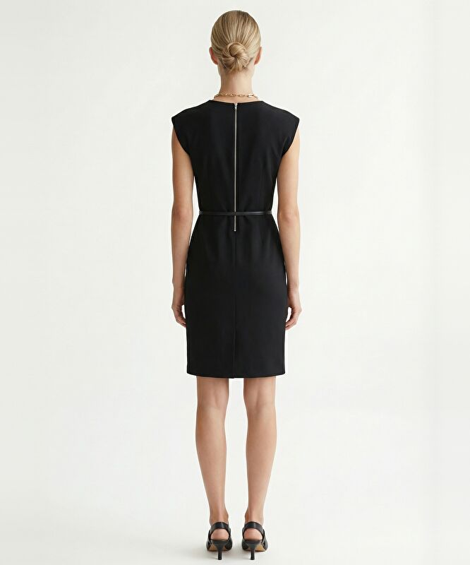 Dar Bisiklet Yaka Kolsuz Elbise