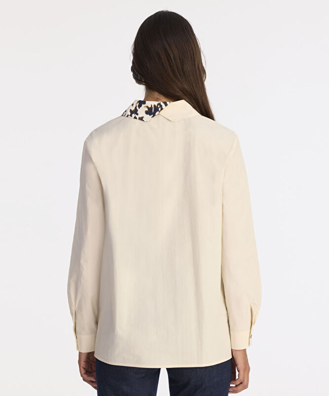 Geniş Gömlek Yaka Uzun Kol Gömlek