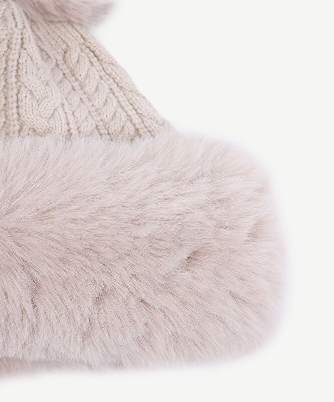 Kürk Detaylı Kar Şapkası