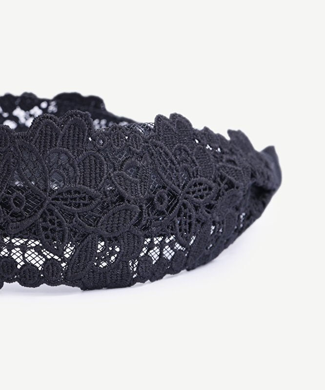 Dantel Detaylı Taç