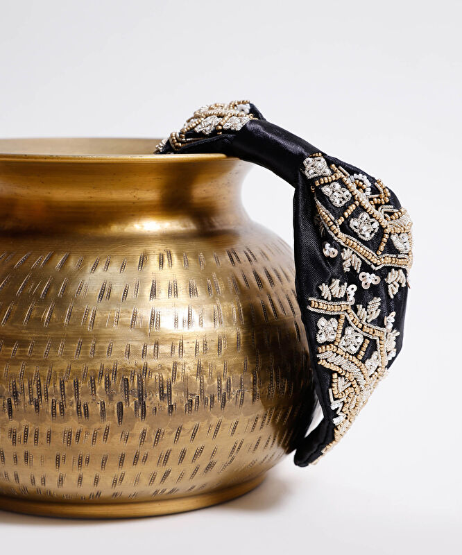 Boncuk Detaylı Saten Taç