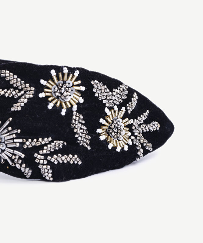 Boncuk Detaylı Kadife Taç