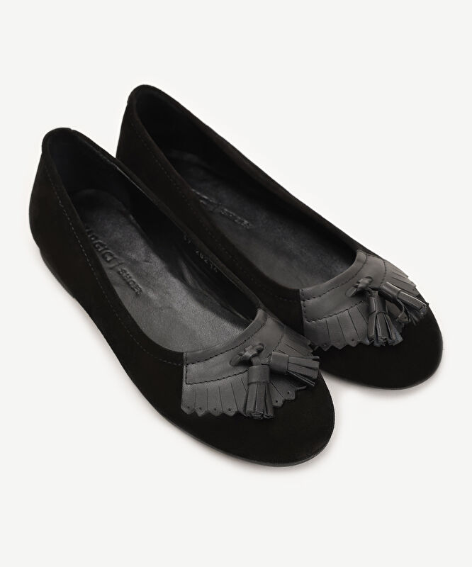 Püskül Detaylı Deri Babet