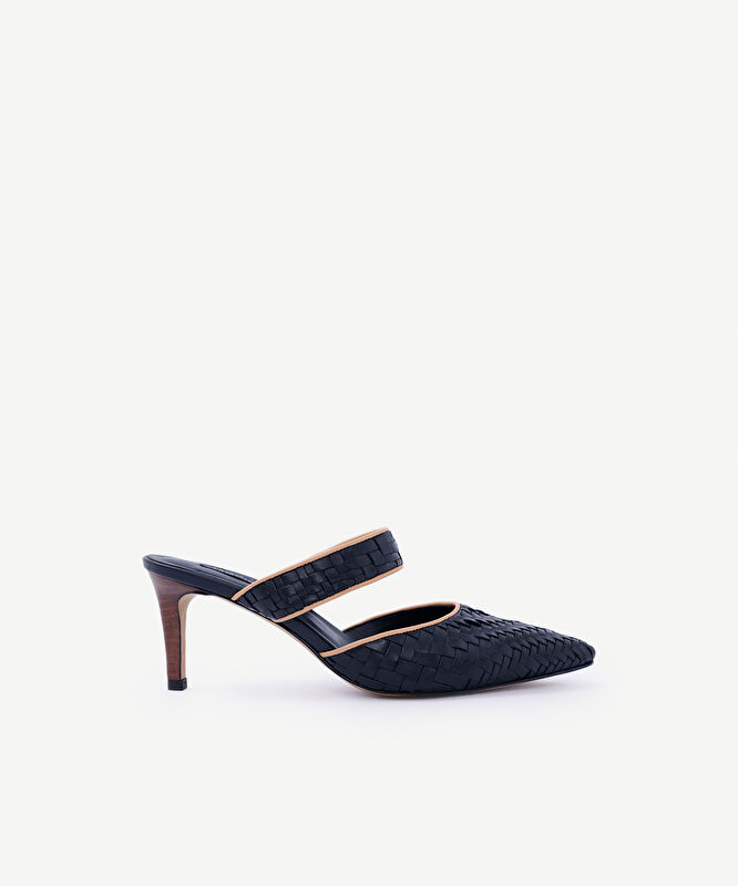 Örgü Detaylı Deri Topuklu Terlik