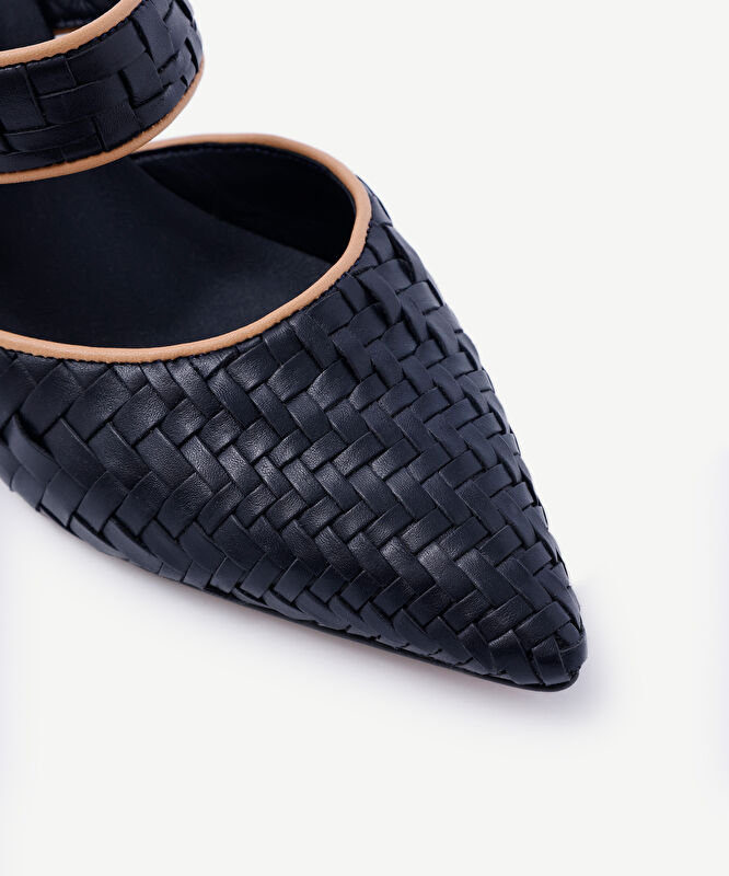 Örgü Detaylı Deri Topuklu Terlik