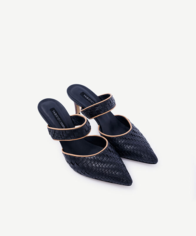 Örgü Detaylı Deri Topuklu Terlik