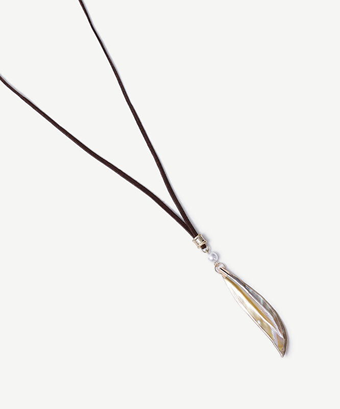 Yaprak Uçlu İp Kolye