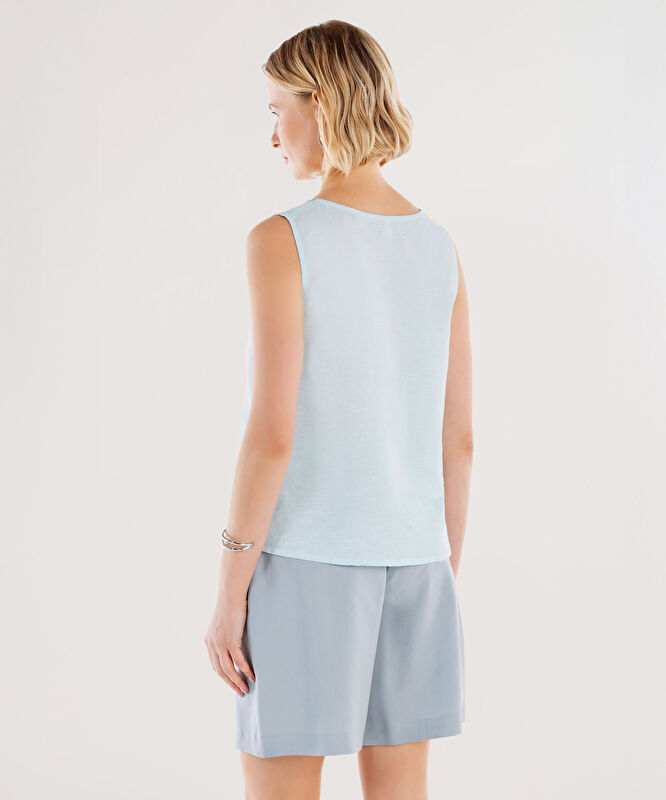 Yakası Düğme Detaylı Bluz