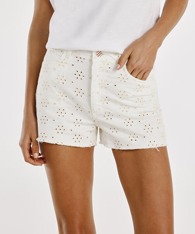 Nakış Detaylı Denim Şort