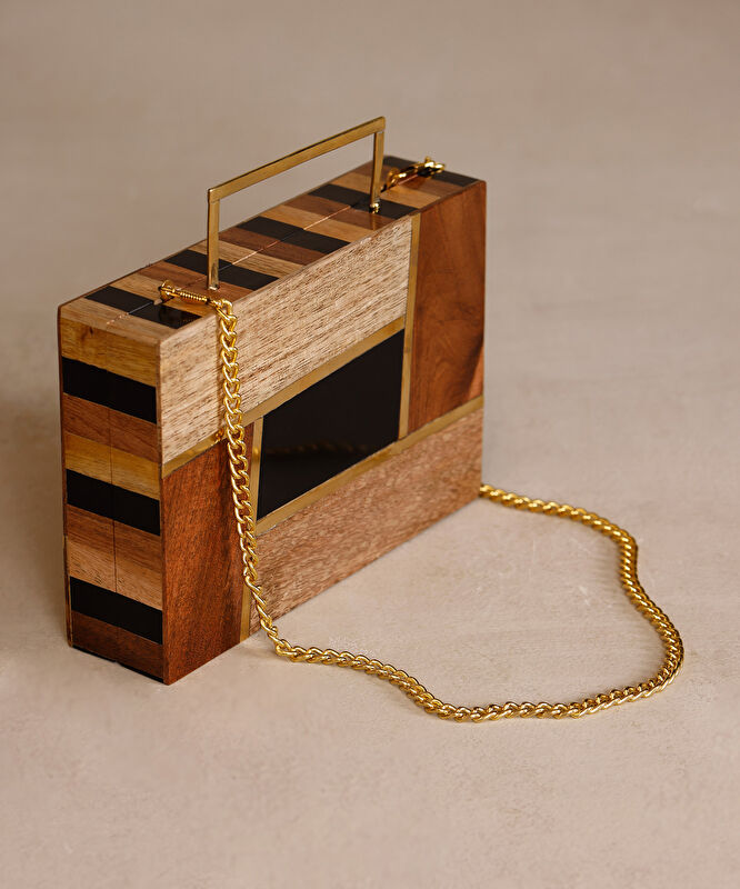 Ahşap Ve Metal Detaylı El Portföyü