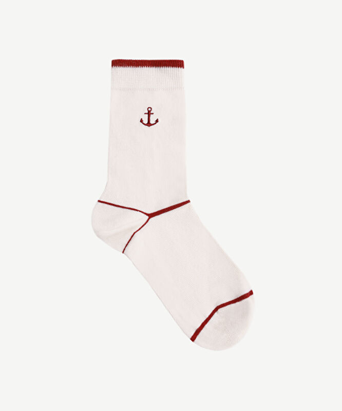 Nakış Detaylı Uzun Çorap