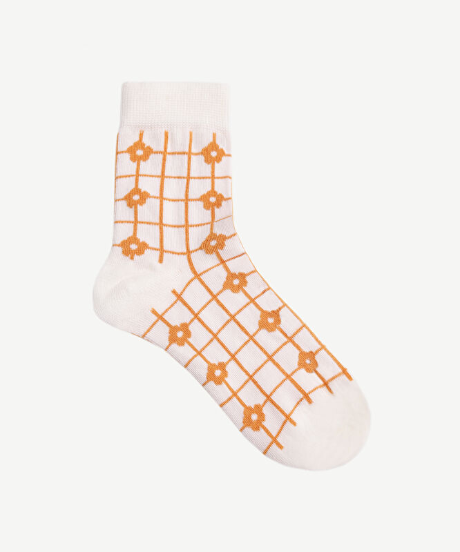 Çiçek Desenli Uzun Çorap