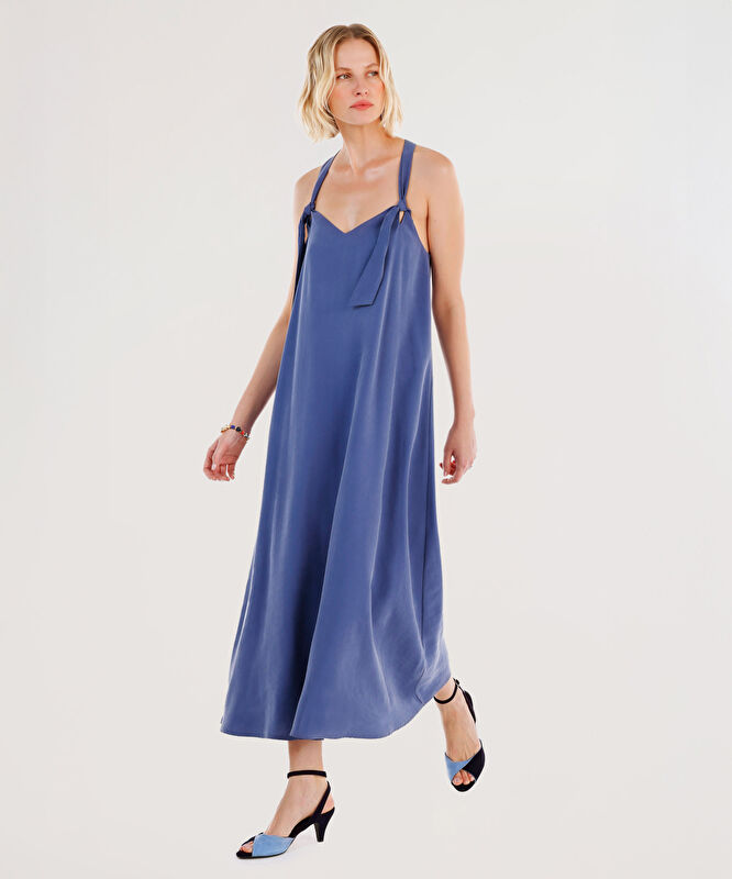 Düğüm Askı Detaylı V Yaka Uzun Boy Elbise