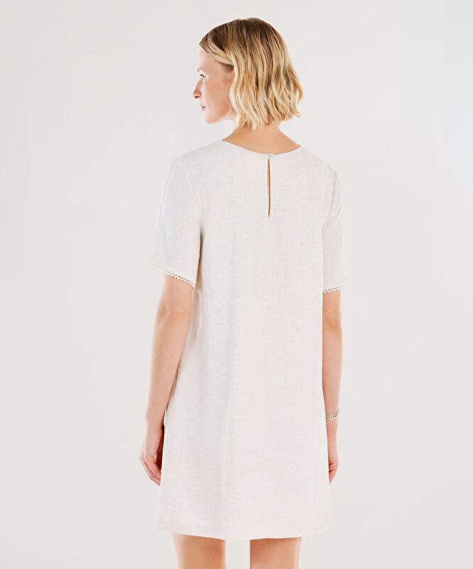 Boncuk Detaylı Kısa Kollu Kısa Elbise
