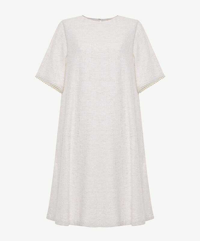 Boncuk Detaylı Kısa Kollu Kısa Elbise