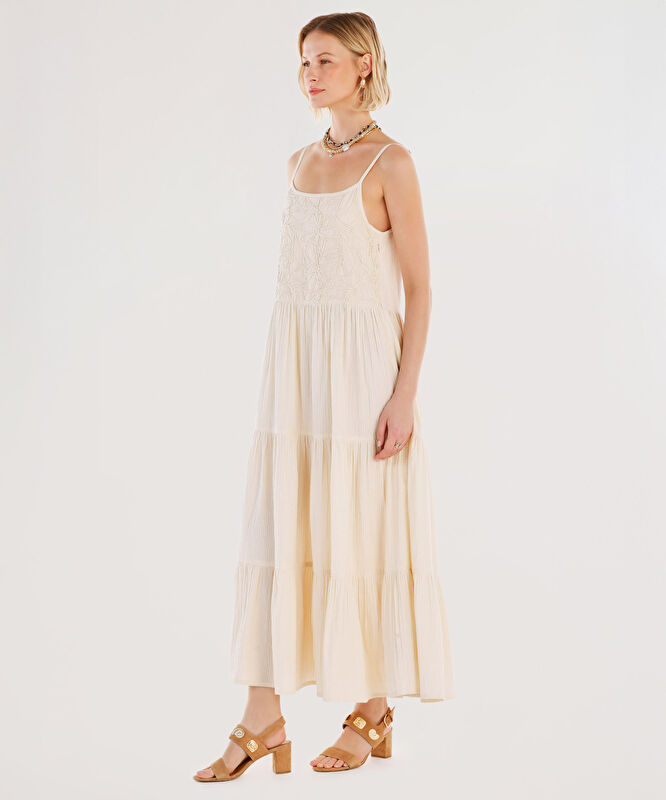 Nakış Detaylı Askılı Midi Boy Elbise