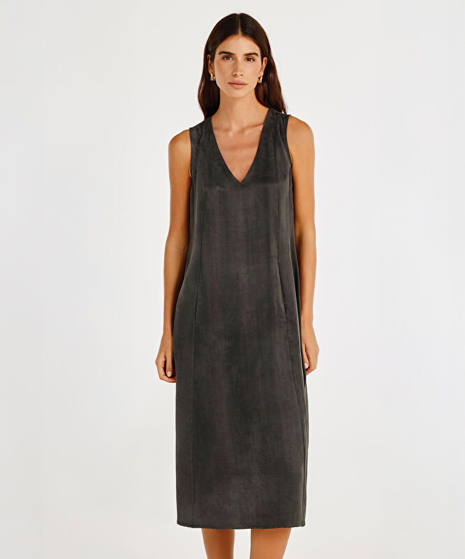 V Yaka Panel Kesikli Elbise