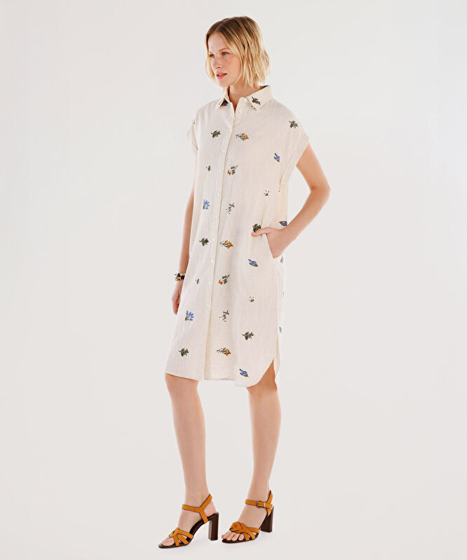 Nakış Detaylı Kısa Kollu Elbise