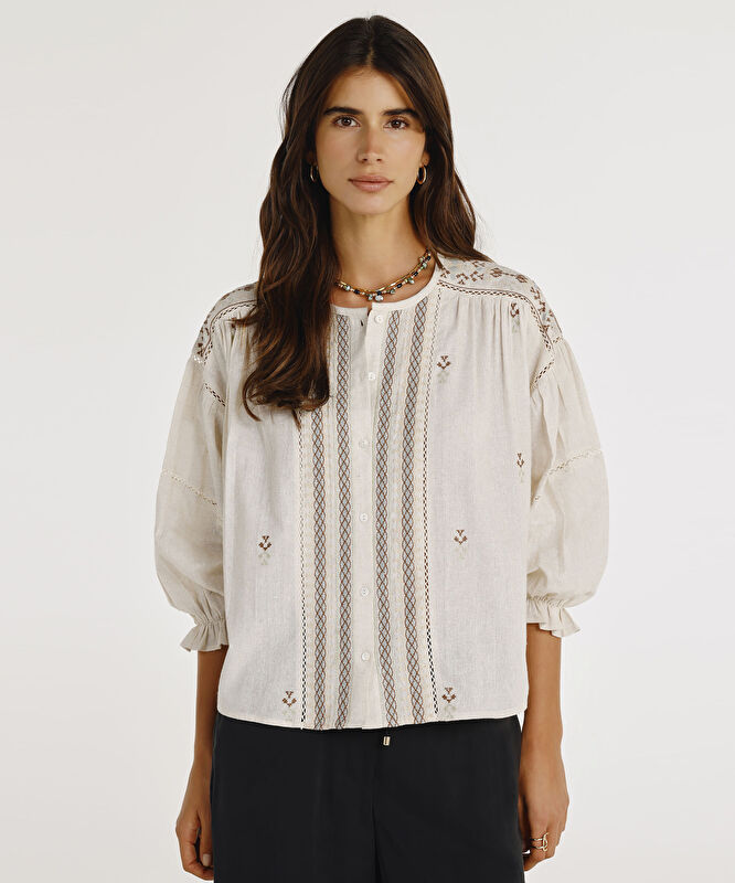 Nakış Detaylı Gömlek
