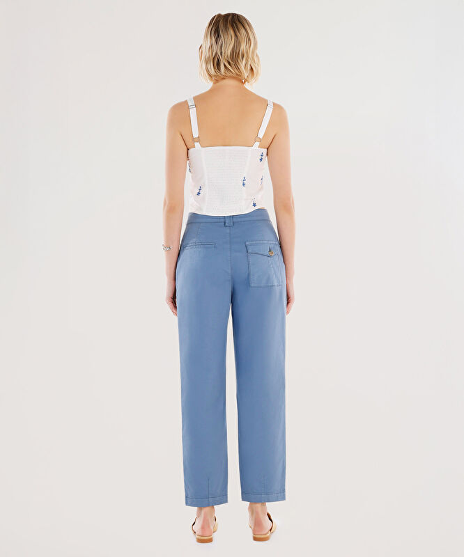 Arka Cep Detaylı Normal Bel Rahat Kalıp Pantolon