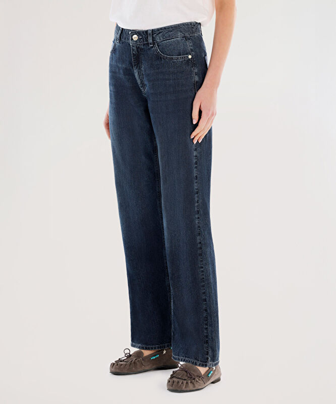 Arka Cep Detaylı Geniş Fit Denim Pantolon