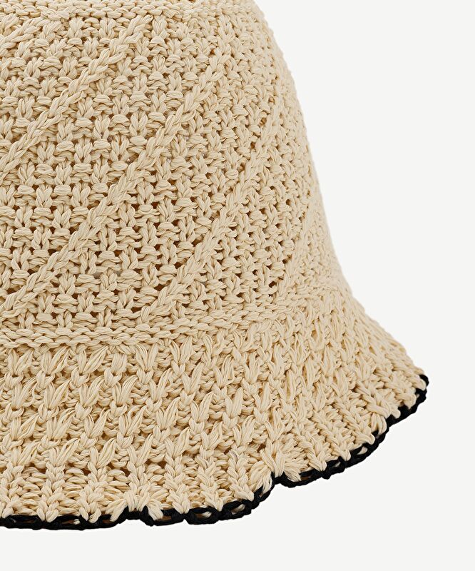 Örgü Detaylı Kloşe Şapka