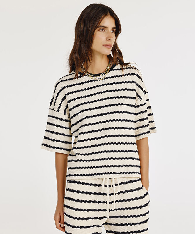 Düşük Omuzlu T-shirt