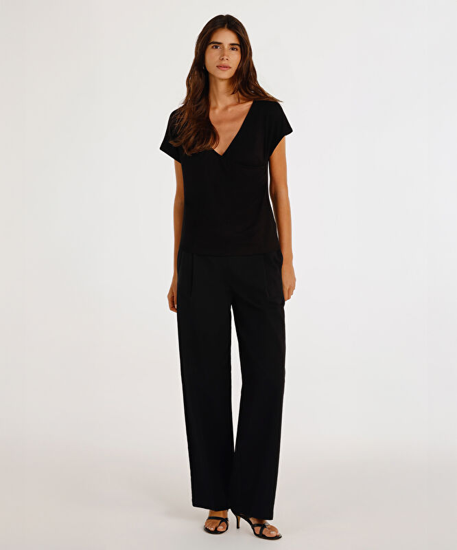 Kruvaze Detaylı Kısa Kollu T-shirt