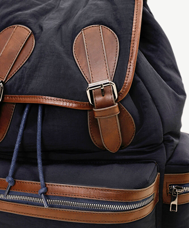 Suya Dayanıklı Cepli Sırt Çantası