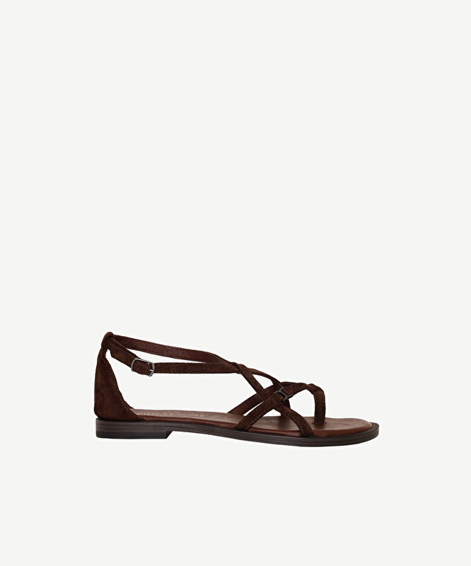 Arkası Kapalı Parmak Arası Süet Sandalet