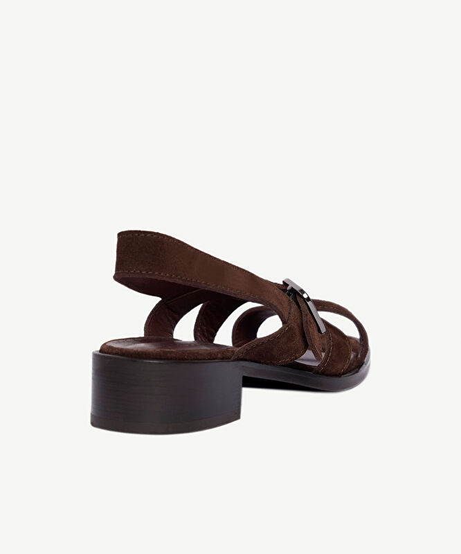 Çapraz Bantlı Kısa Topuklu Deri Sandalet