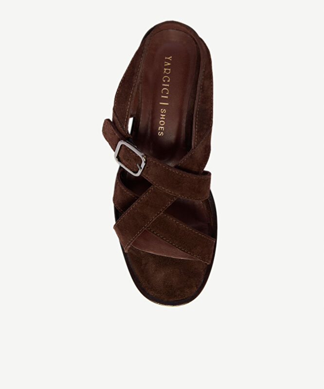 Çapraz Bantlı Kısa Topuklu Deri Sandalet