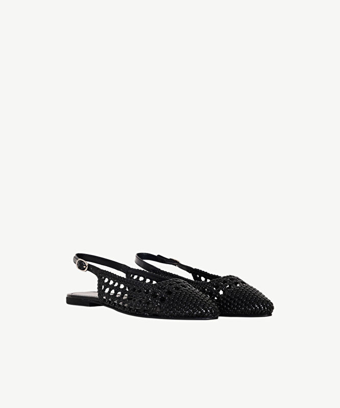 Arkası Açık Sivri Burunlu Örgü Ayakkabı