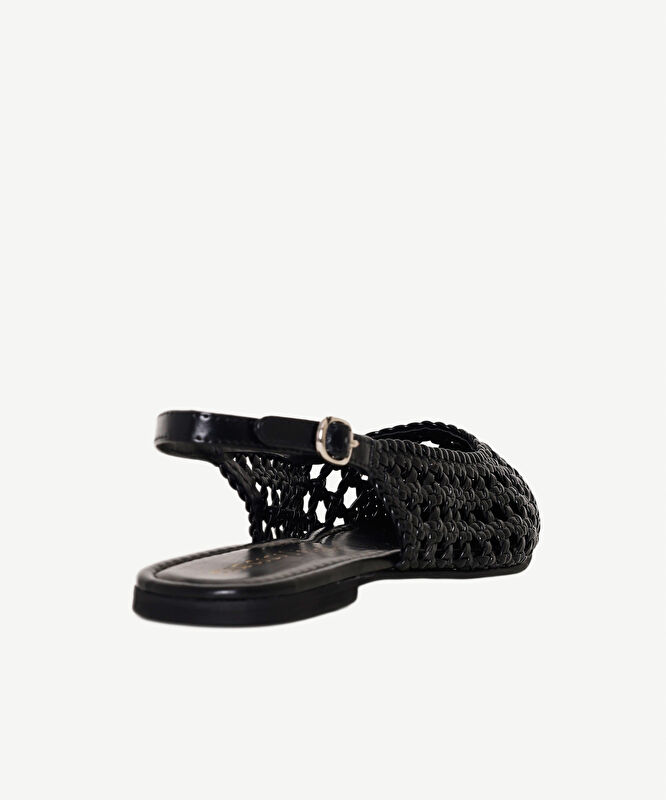 Arkası Açık Sivri Burunlu Örgü Ayakkabı