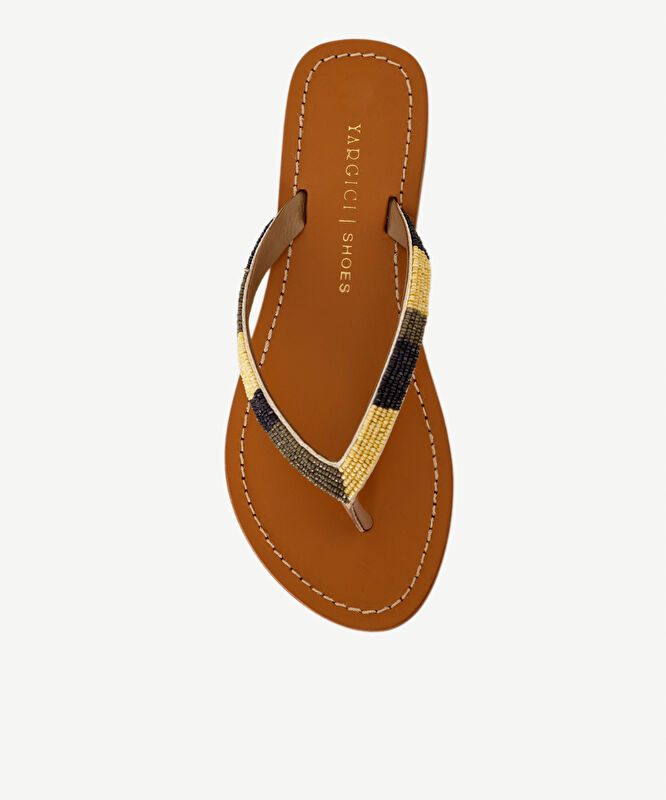 Parmak Arası Boncuk İşlemeli Deri Terlik