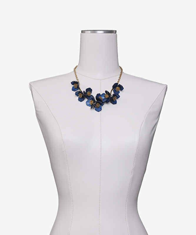 Çiçek Formlu Kolye