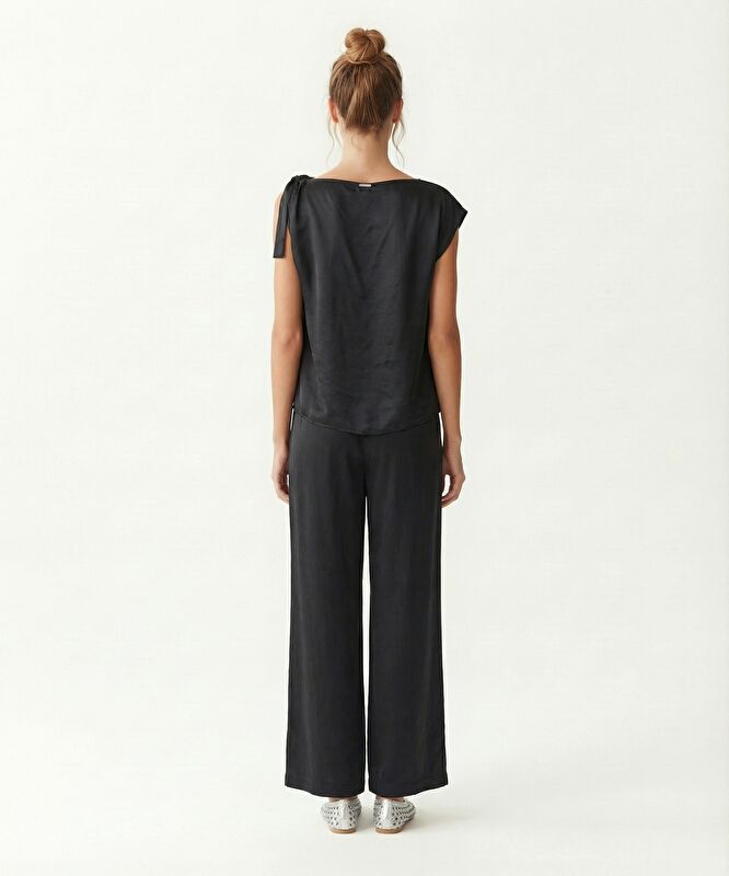 Zero Waste Düz Yaka Kısa Kol Bluz