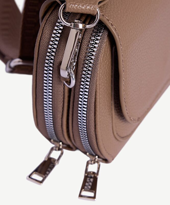 Kapaklı Çapraz Çanta