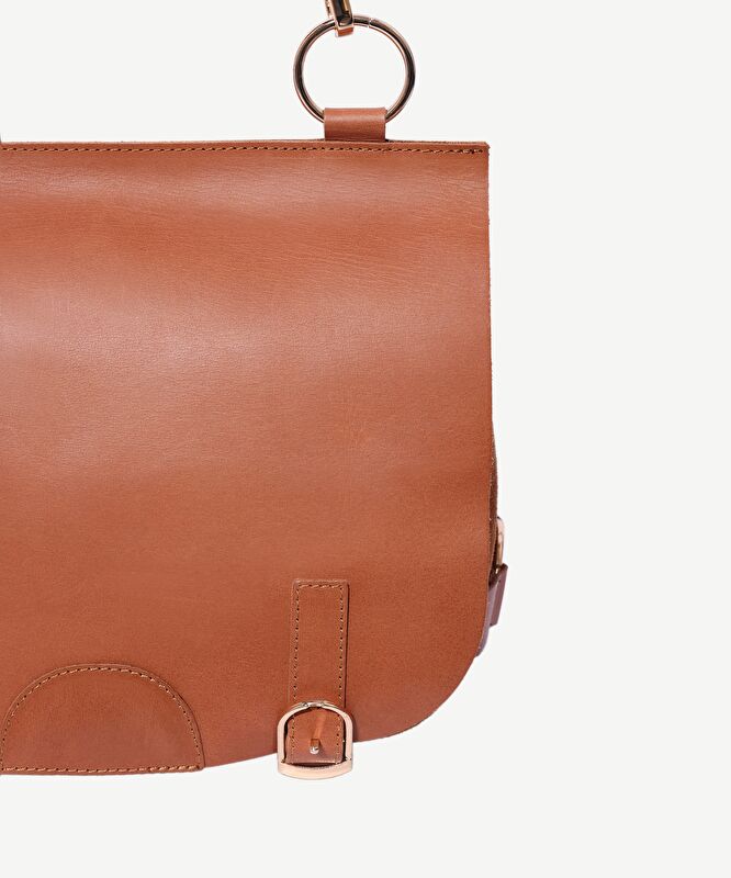 Kapaklı Deri Çapraz Çanta