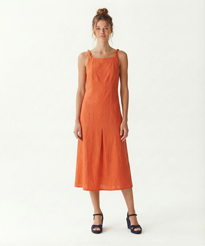 Düz Kare Yaka Askılı Elbise