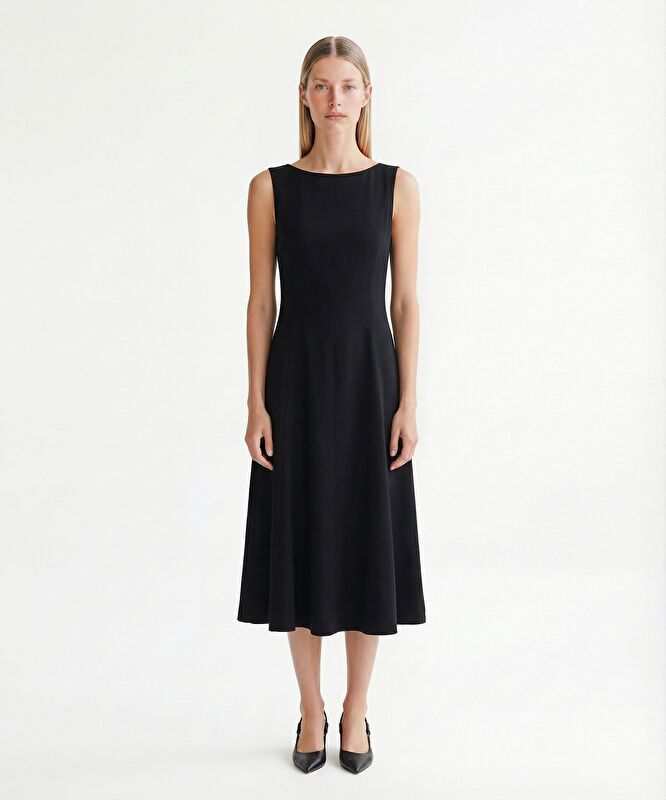 Dar Kayık Yaka Kolsuz Elbise