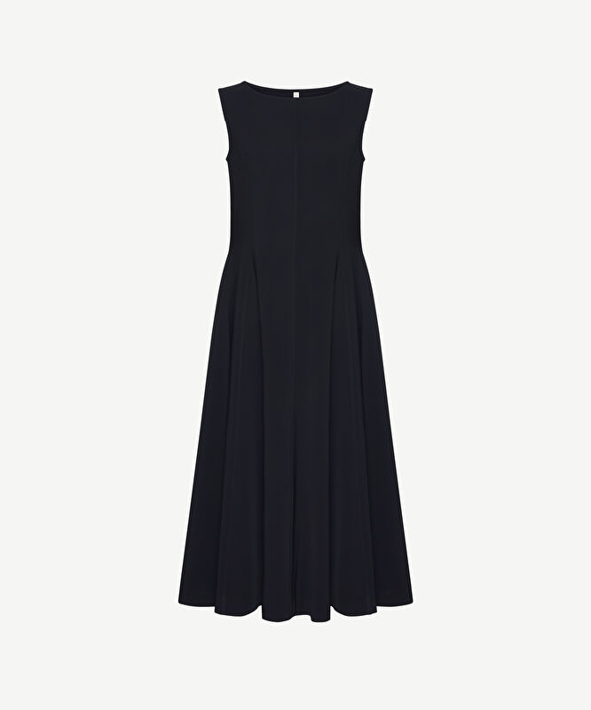 Dar Kayık Yaka Kolsuz Elbise