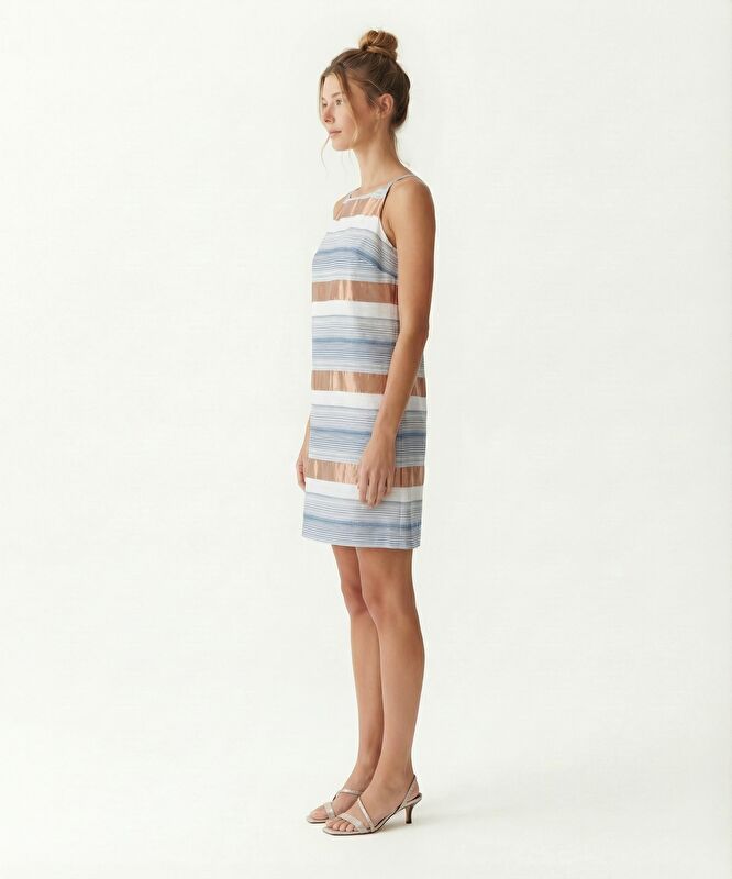 A Form Bisiklet Yaka Kolsuz Elbise