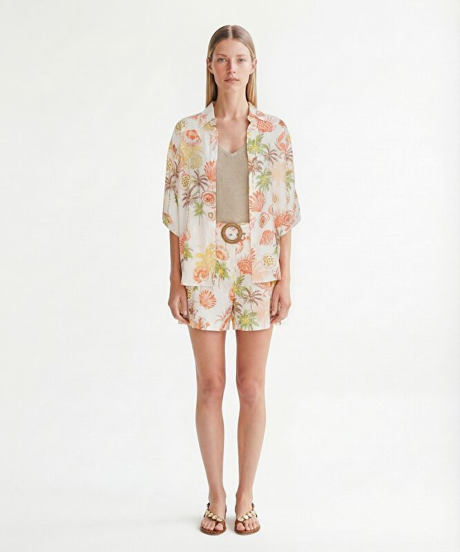 Geniş Gömlek Yaka Kısa Kol Gömlek