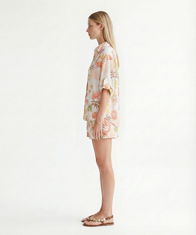 Geniş Gömlek Yaka Kısa Kol Gömlek