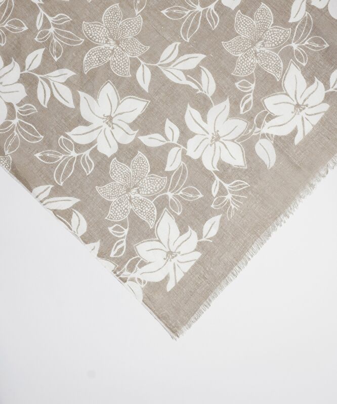 Çiçek Desenli Şal